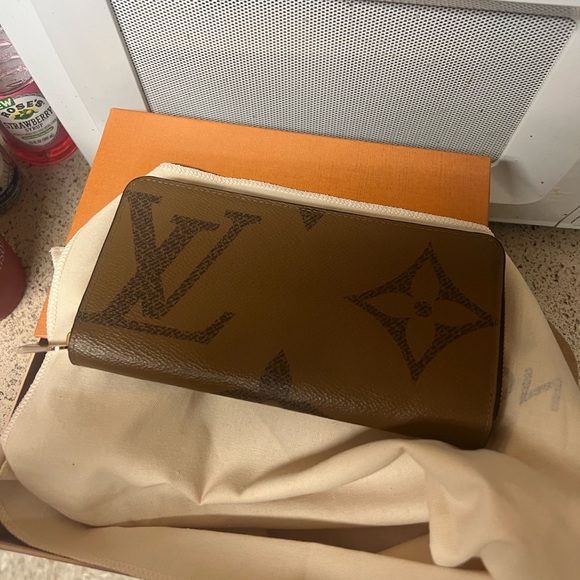 Louis Vuitton Handbags - Giant monogram reverse zippy wallet
